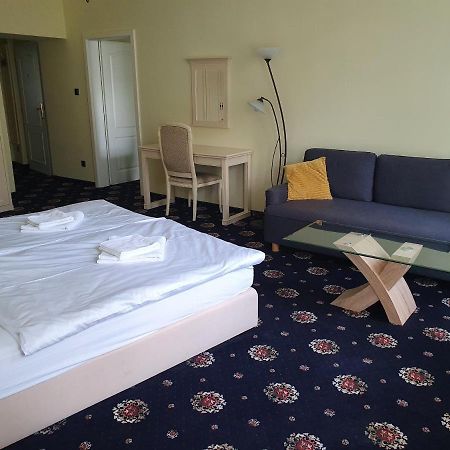 Evergreen Apartments Hotel KLV Exterior foto
